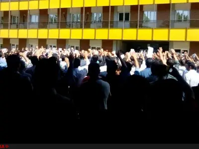 ادامه اعتراضات صنفی کارگران ایران ترانسفو زنجان/ چند کارگر معترض اخراج شدند