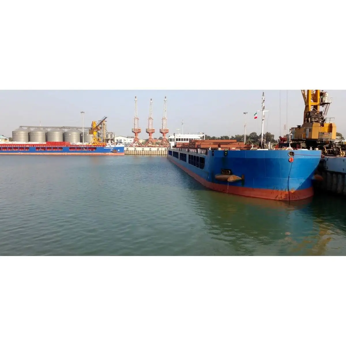 سومین کشتی گندم کیفی در بندر امیرآباد پهلو گرفت