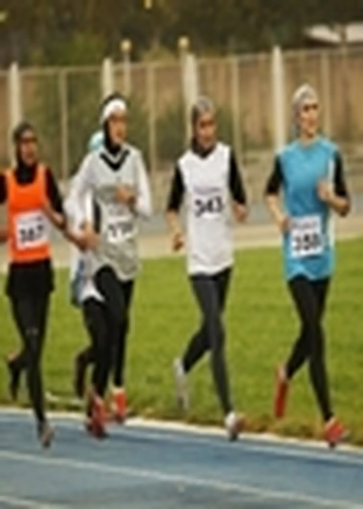 بانوان دونده تیم مقاومت بسیج پیشتاز مرحله دوم شدند