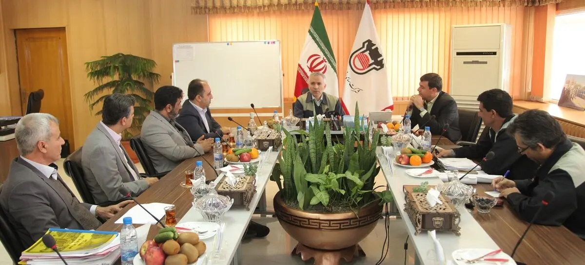 ذوب آهن نقش موثری در پیشرفت استان اصفهان و شهرستان لنجان دارد