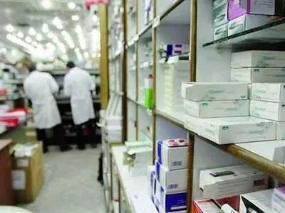 گلایه شهروندان اصفهانی از گرانی و کمبود دارو در مراکز درمانی/ وعده مسئولان برای رفع مشکل نبود آنتی بیوتیک تا 15 آبان