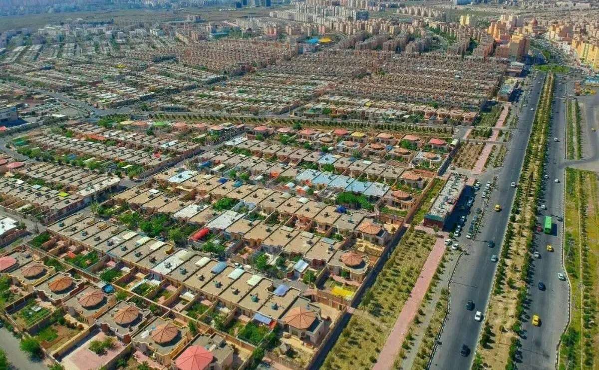 تعریف دو پروژه جاده‌ای برای تسهیل دسترسی به پرند/ تهاتر ۷ میلیارد تومان زمین با شهرداری/ تعهد ۱۷۶ میلیاردی تومانی شرکت عمران پرند برای احداث مترو
