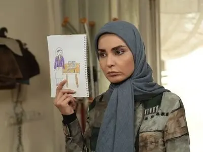 «بیگانه‌ای با من است» در راه پایان
