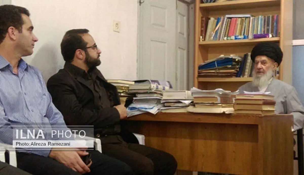 دیدار شهردار و کارکنان شهرداری منطقه دو رشت  با آیت­ اله رودباری