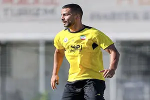 هافبک سپاهان: لیگ فقط دو بازی ابتدایی نیست!