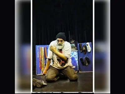 نقش دوره‌گرد مرا به بازنگری نادیده‌ها وادار کرد/ هر شیء کوچکی، یک جهان است