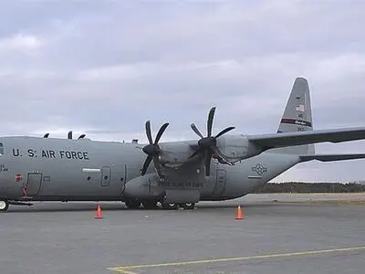 هواپیمای c-130 ائتلاف آمریکا هنگام فرود در پایگاه التاجی دچار سانحه شد