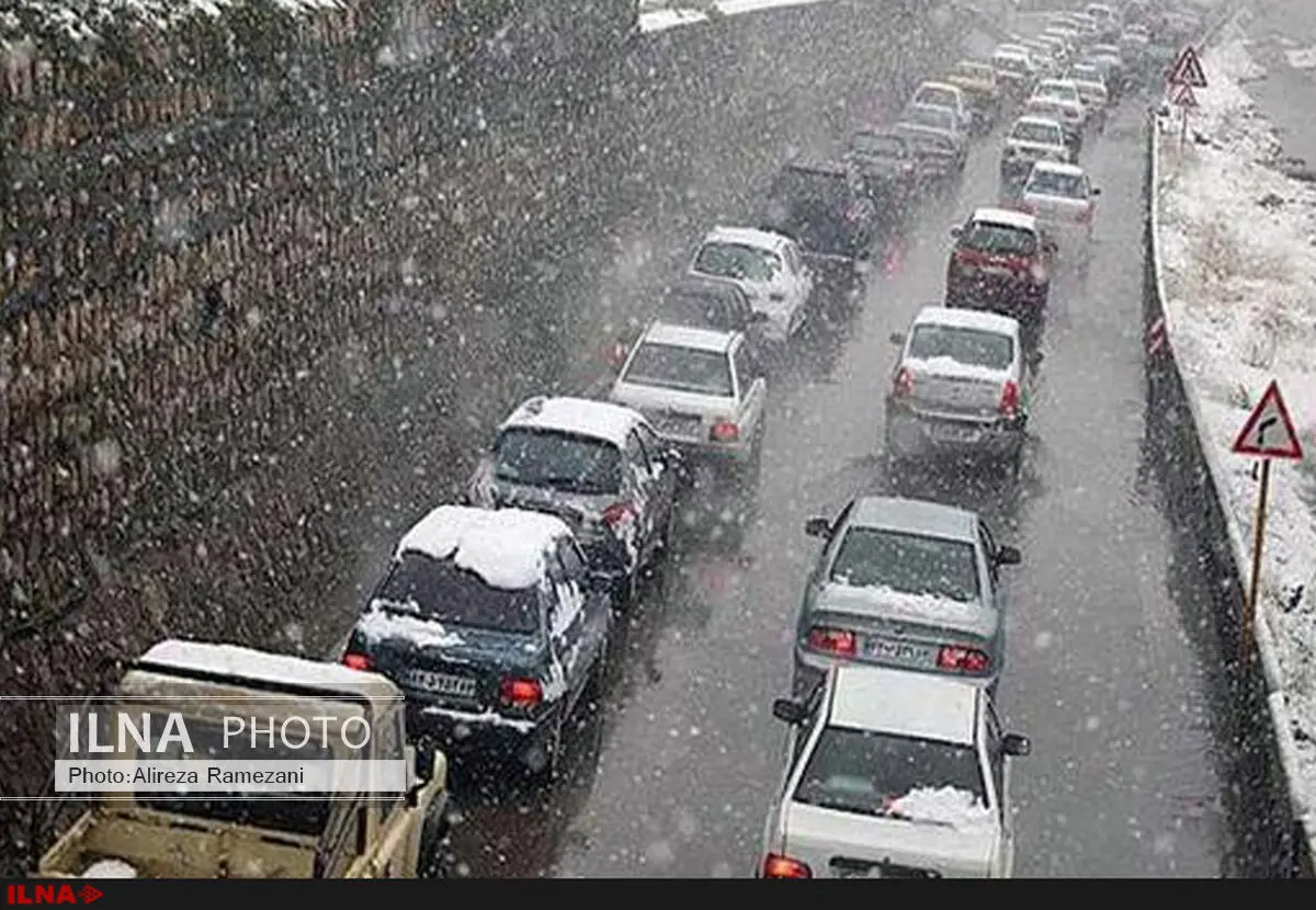 بارش باران و برف در 21 استان کشور/ترافیک نیمه‌سنگین در آزادراه تهران-کرج