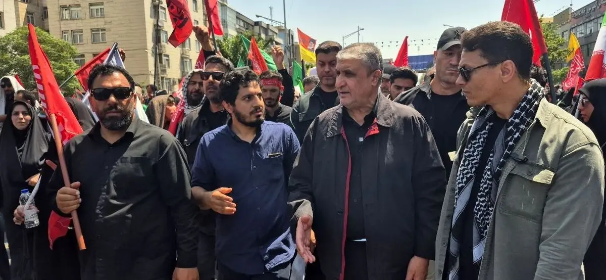 حضور رئیس سازمان انرژی اتمی ایران در مراسم تشییع رهبر شهید انقلاب اسلامی