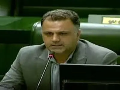 برخی از وابستگان به دولت یا ارکان دیگر حقوق‌های چند صد میلیونی می‌گیرند