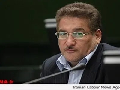 مجلسی که تحمل یک نطق را ندارد٬ علیه یک رسانه طومار امضا می‌کند
