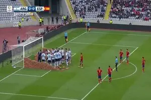 ویدئو: وقتی آلبی‌سلسته جلوی دروازه‌اش دیوار آجر و سیمان چید