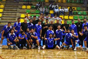 جشن قهرمانی آبی‌ها در لیگ هندبال
