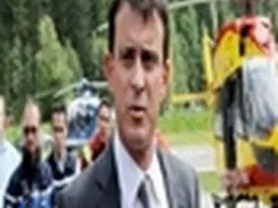 فرانسه در حال جنگ با تروریسم است نه با دین خاصی