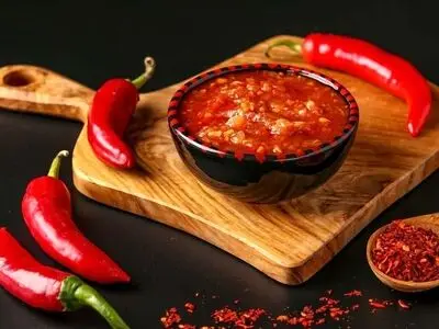 طرز تهیه رب فلفل دلمه‌ای؛ یک چاشنی جذاب برای غذا