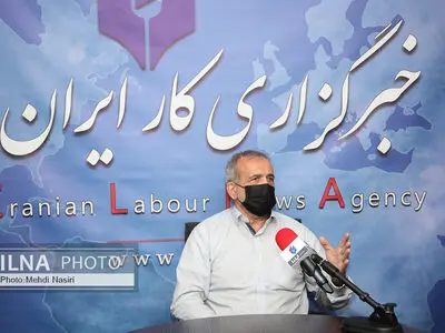 توهین طرفین به یکدیگر جایی برای گفت‌وگو باقی نمی‌گذارد/ به قدری فضا را بستیم که مشکلات به صورت انفجاری خود را نشان داده است/مراقب باشیم کار به هرج و مرج کشیده نشود
