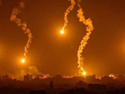 Zionist regime attacks Gaza with phosphorous bombs