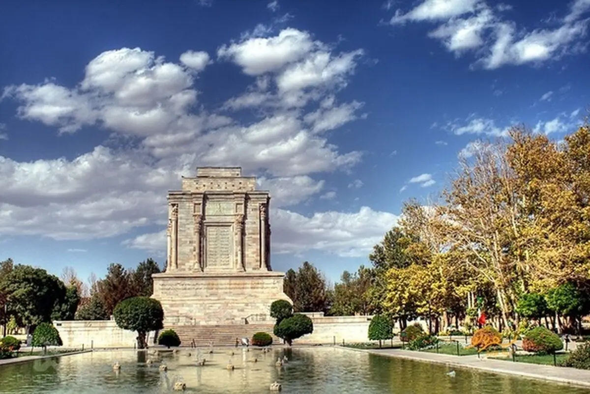 هشتاد درصد واحدهای پذیرایی مشهد خالی از مسافر است/ گردشگری خراسان رضوی در اغما