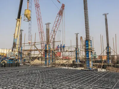 انتظار طولانی کارگران اخراجی فولاد شادگان/ مسافرکشی و کار ساختمانی می‌کنیم!