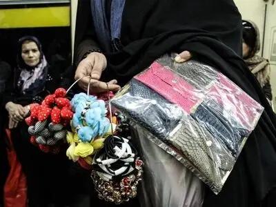 نباید با دستفروشان چکشی و پلیسی برخورد شود