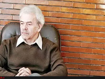 عده‌ای محصول فرهنگی خارج از دایره خودی را مشکوک می‌دانند/ما نویسندگان و مترجمان در قانون جایی نداریم