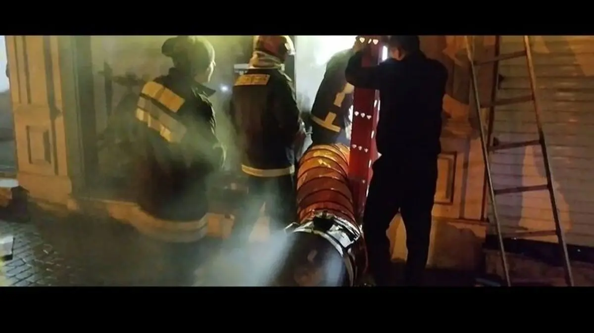 آتش سوزی در کارخانه آرد منطقه «برمشور» شیراز 