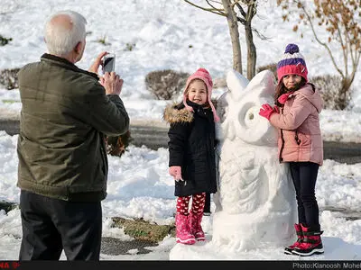 تصاویر جشنواره ساخت مجسمه‌های برفی در تهران 
