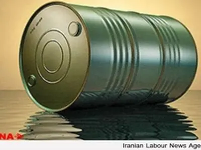 برخی افراد بنام مپنا و خاتم الانبیاء نفت می فروشند