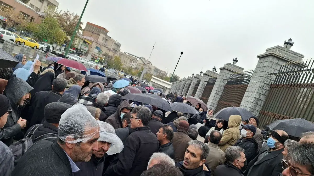 تجمع مجدد بازنشستگان فرهنگی مقابل مجلس/ حقوق بازنشستگی اصلاح شود