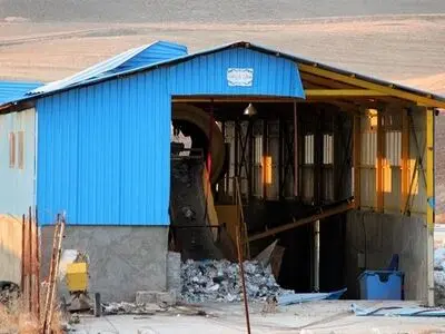 تلاش شش‌ساله کارگران کارخانه بازیافت زباله اهر برای بازگشایی کارخانه/ مسئولان کمک کنند