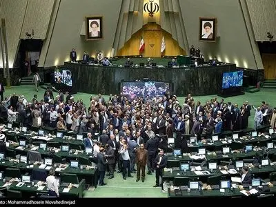 البرلمان الإیراني یؤکد على استیفاء حصة إیران من میاه نهر هیرمند