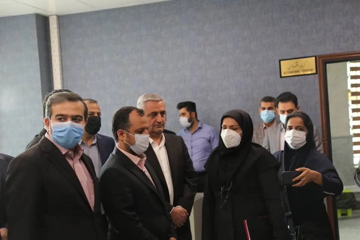 بازدید وزیر اقتصاد از مرکز خدمات سرمایه گذاری هرمزگان