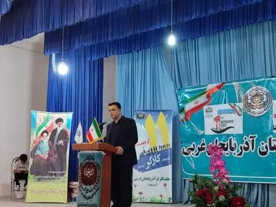 وجود ۴۳۰ هزار کارگر بیمه شده در آذربایجان غربی/۷۳هزار واحد کارگاهی فعال در استان وجود دارد