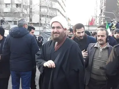 حاج‌علی‌اکبری در مراسم تشییع پیکر فرمانده شهید سپاه قدس حاضر شد