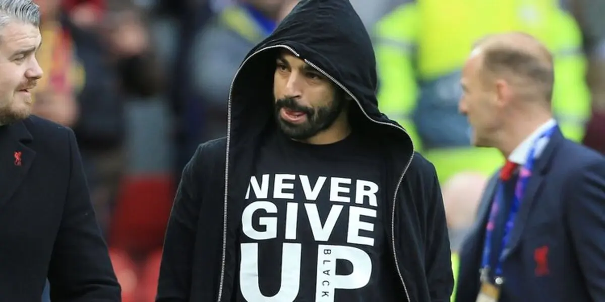 شعار معنادار محمد صلاح در جدال با بارسلونا (عکس)