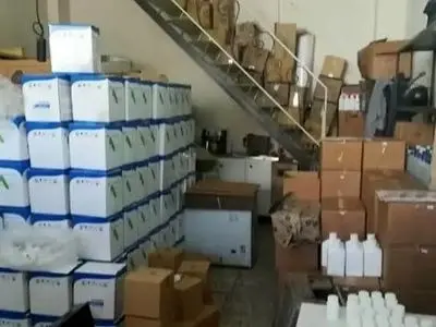 کشف انبار احتکار مواد شوینده به ارزش بیش از ۱۵۰ میلیارد در خرم‌آباد 