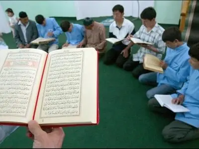 ثبت نام در مسابقات حفظ و قرائت قرآن کریم یادواره میلاد نور ویژه برادران