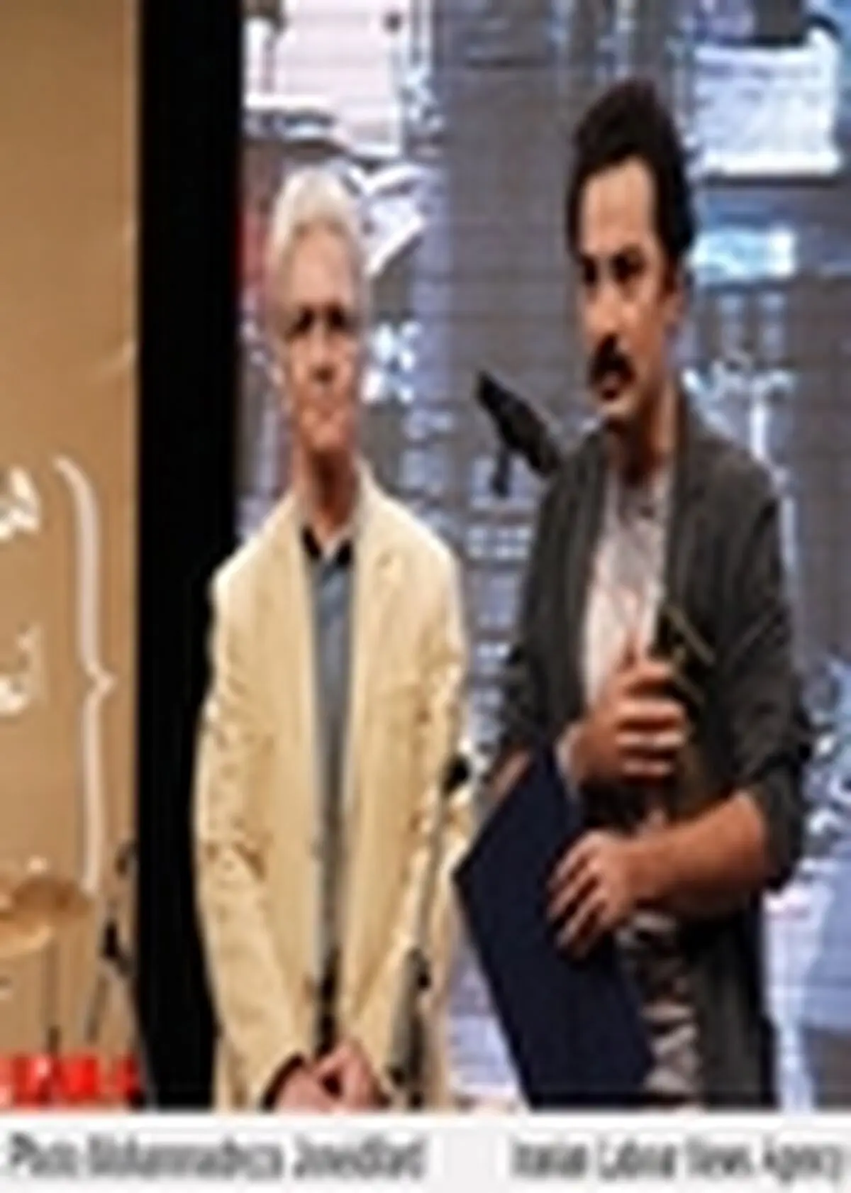 حاتمی‌کیا غایب بود / کیانوش عیاری جایزه گرفت