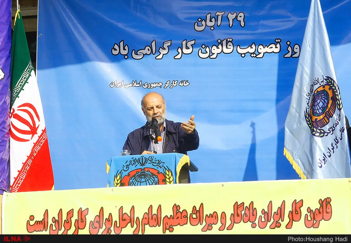 هر دستی را که به ضرر کارگران قانون بنویسد قطع می‌کنیم