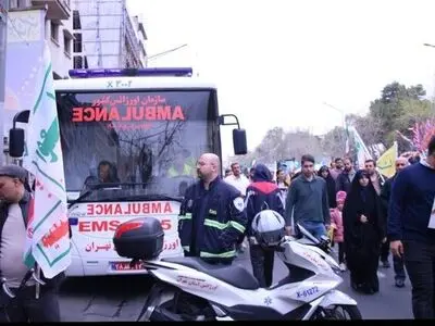 خدمت‌رسانی اورژانس تهران در راهپیمایی روز قدس و نماز جمعه آخر ماه رمضان