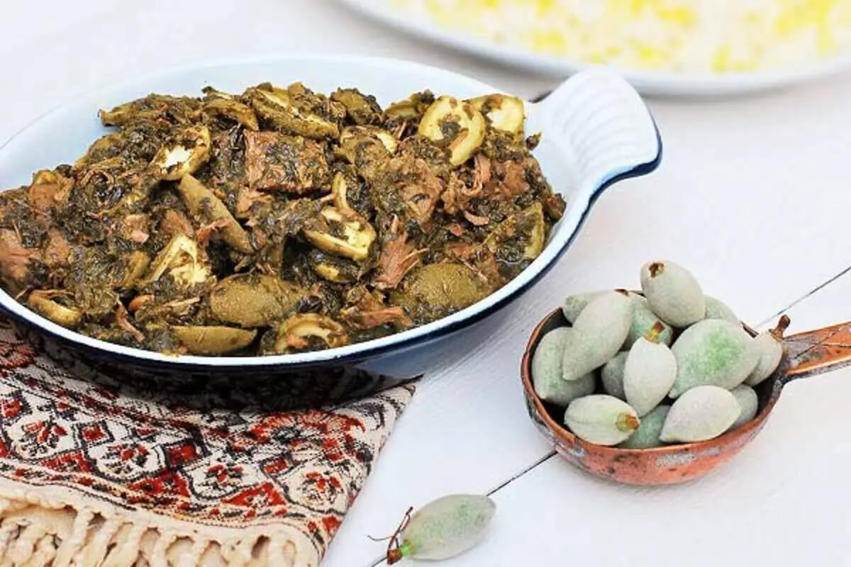 طرز تهیه خورش چغاله بادام