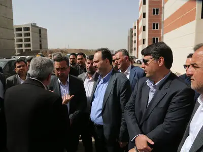 معاون وزیر راه و شهرسازی از نهضت ملی مسکن قزوین بازدید کرد