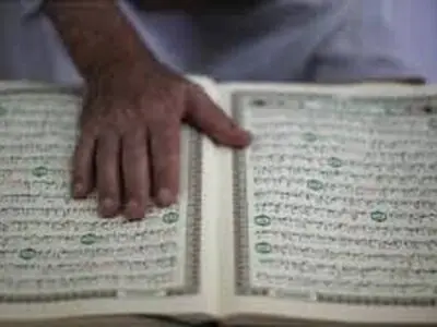 کشف جسد نیمه‌سوخته با اصابت ۹۴ ضربه چاقو در لای فرش/ برگزاری مراسم قسامه برای اثبات برادرکشی