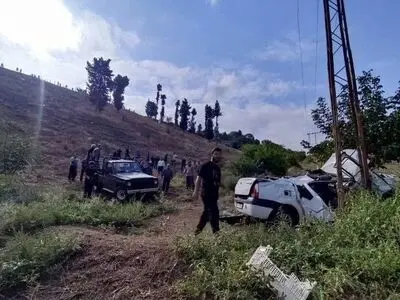 سه فوتی در پی سقوط یک دستگاه ال ۹۰ در رودبار؛ انتقال ۲ نفر به بیمارستان