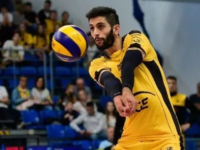 میلاد عبادی پور شهروند لهستان شد / تغییر تابعیت ملی پوش والیبال واقعیت ندارد