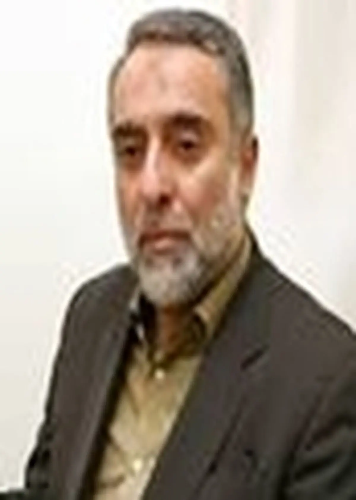 خواص خط‌ دهندگان به افکار عمومی جامعه هستند