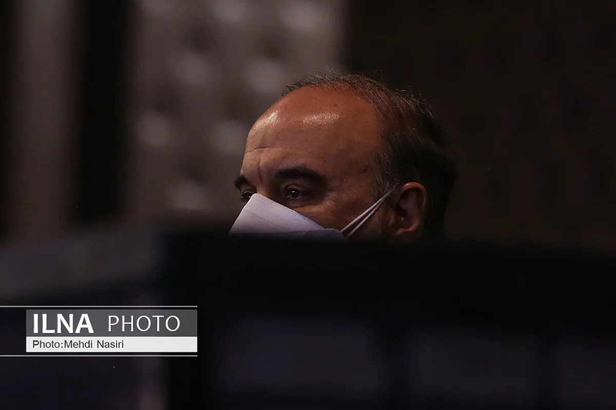 عدم واگذاری سرخابی‌ها کار دست وزیر داد