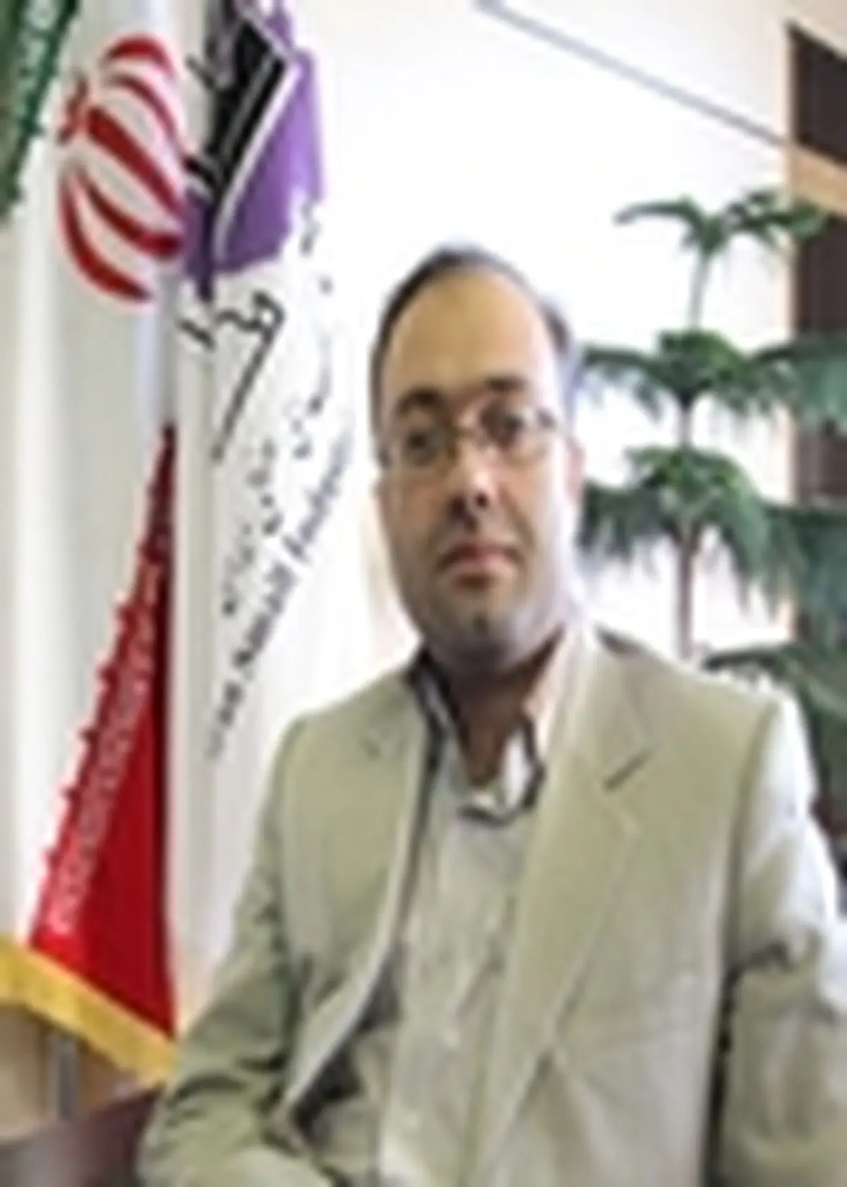 بررسی مشکلات شهرک‌های صنعتی شهرستان‌های کاشان و آران و بیدگل