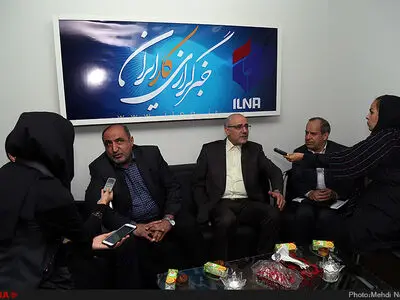 بازدید معاون سیاسی استاندار و فرماندار تهران از غرفه ایلنا