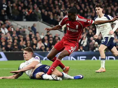 عذرخواهی مدافع تاتنهام از ایساک بعد از تکل وحشتناک